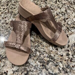 Vionic women’s sandals